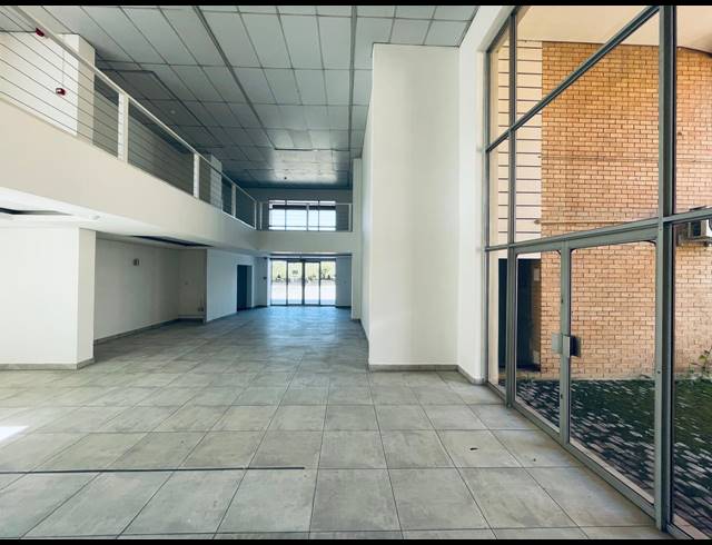 2,300M² OFFICE TO LET IN MIDRIDGE PARK